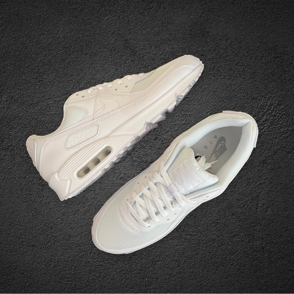 ✔️NIB✔️ NIKE Air Max 90 Recraft Triple White - Picture 2 of 11